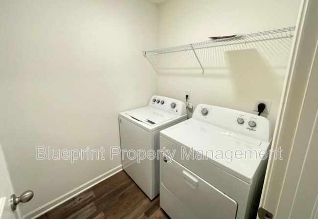 Building Photo - 229 Chelsea Pk Cir