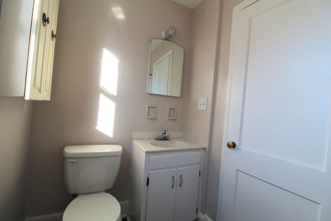 Building Photo - Two bed one bath. Big backyard. Street and all street parking.