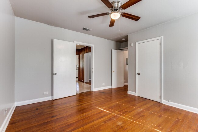 Building Photo - 2-BEDROOM HOME IN MONTICELLO PARK