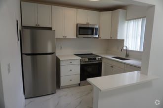 Building Photo - 151 Stratford K
