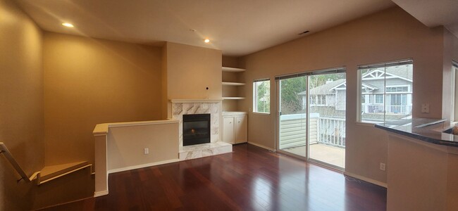 Building Photo - 2 Bed / 1 Bath townhome at Summerhill Vill...