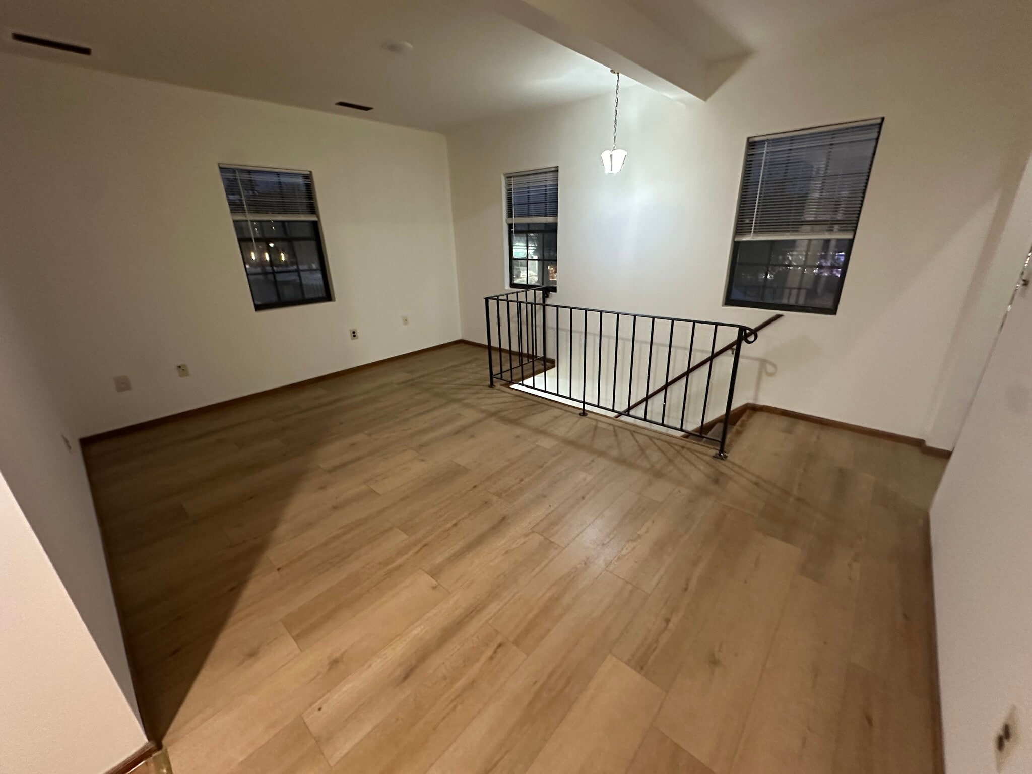 Building Photo - 1747 E 2nd St