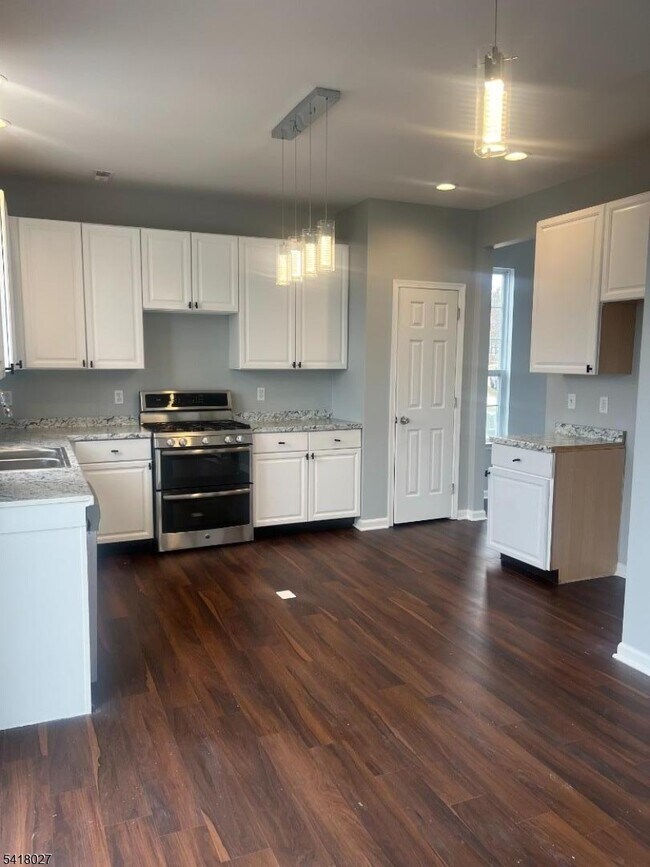 Building Photo - 227 Winding Hill Dr