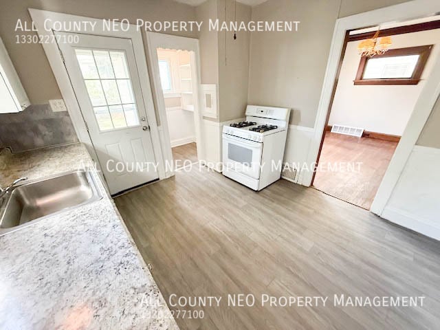 Building Photo - 3521 W 123rd St