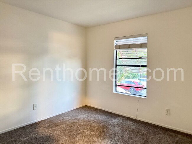 Building Photo - 9352 Twin Trails Dr