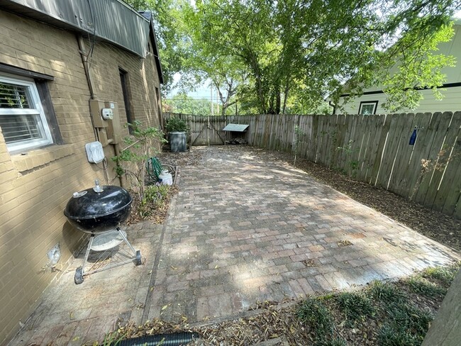 Building Photo - Cleveland Park home with 3 bedrooms, fence...