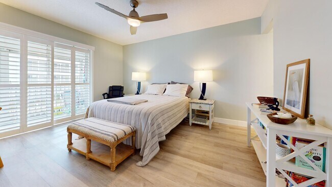 Building Photo - 1856 SW Palm City Rd