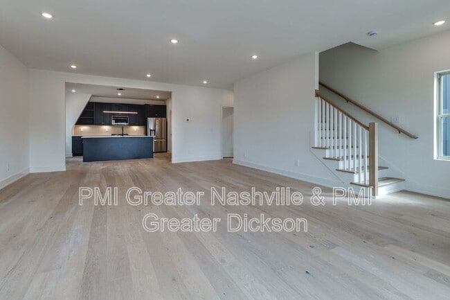 Building Photo - 537 Midnight Way