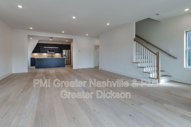 Building Photo - 537 Midnight Wy