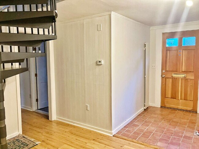 Building Photo - Great Milton location, close to commuter r...