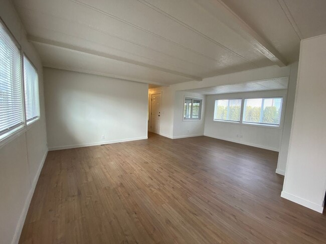 Building Photo - Beautifully just Remodeled-Spacious 3 bedrooms, 2 full baths mobile home with fenced yard. storag...