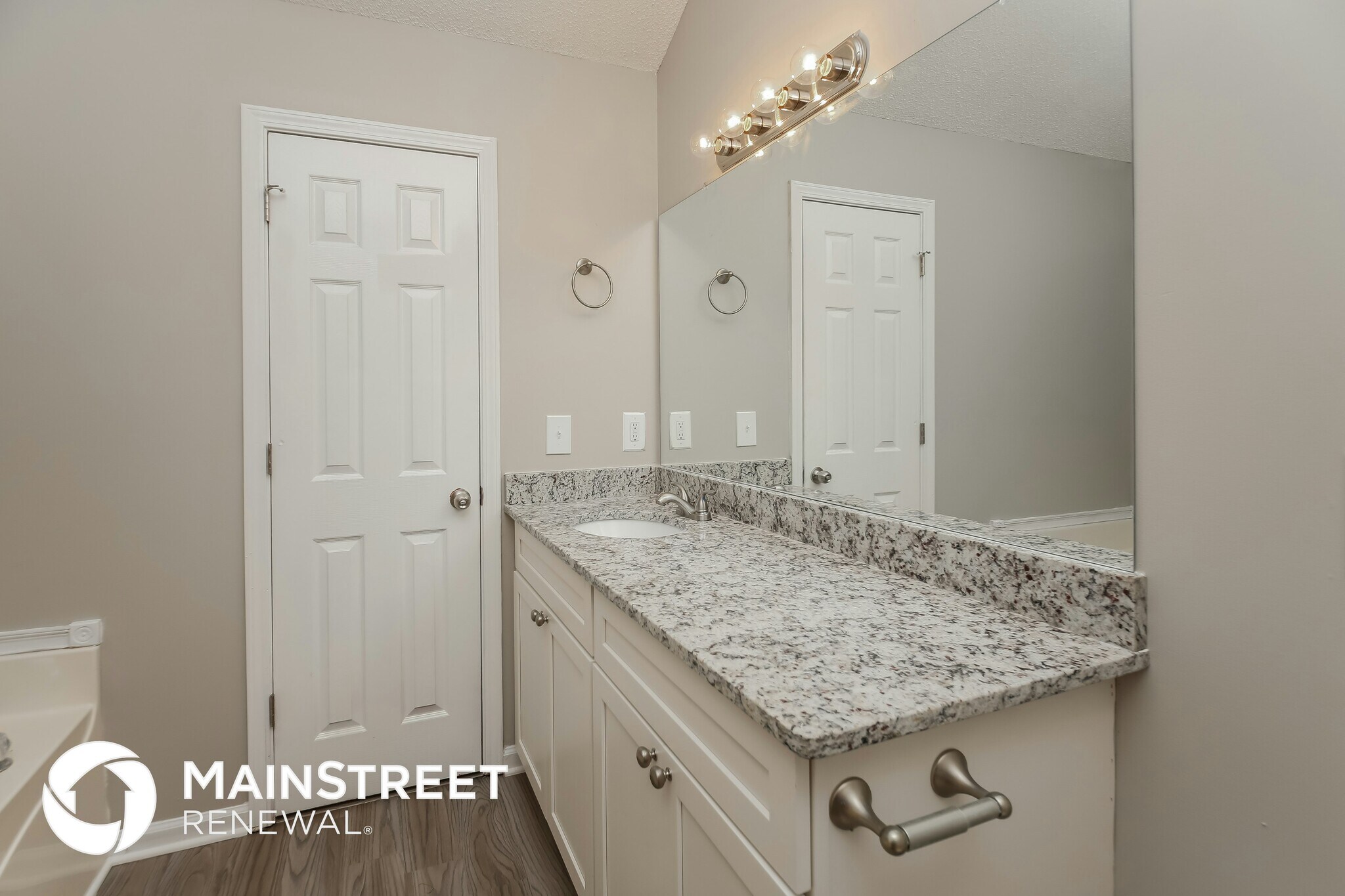 Building Photo - 5038 Hyacinth Ln