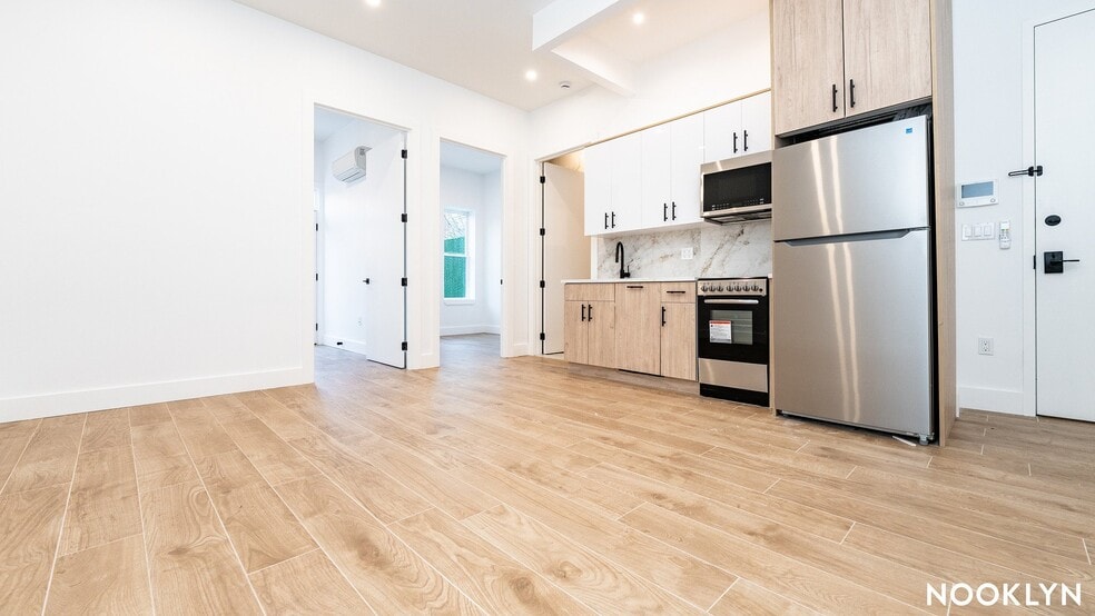 Building Photo - 897 New York Ave