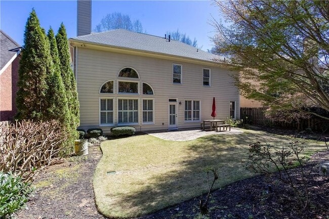 Building Photo - 3206 Windsor Lake Dr NE