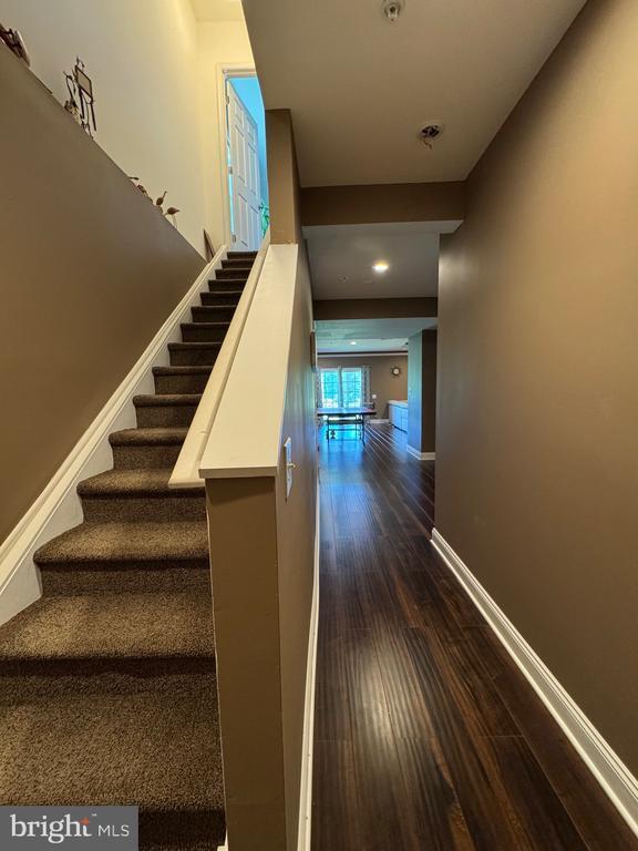 Building Photo - 537 Prizer Ct
