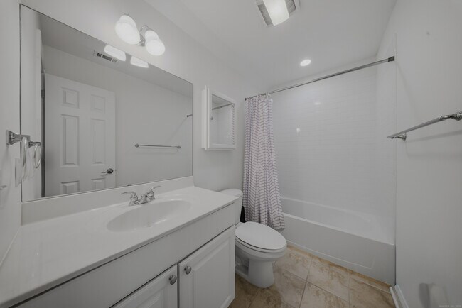 Building Photo - 1707 Summer St