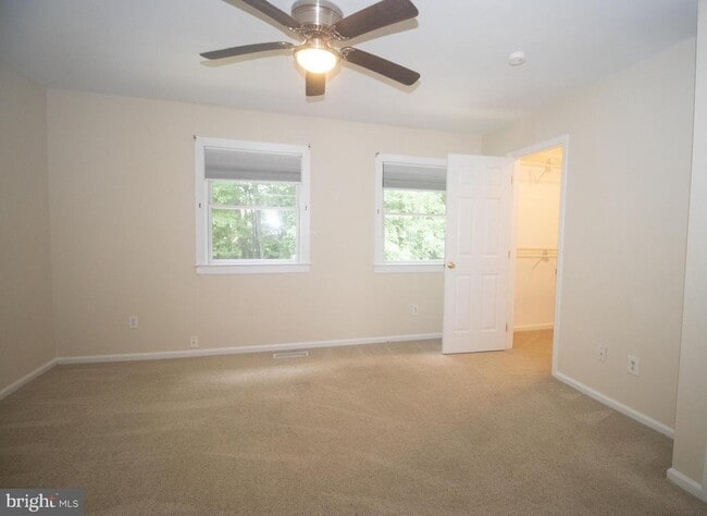 Building Photo - 214 Sulky Way