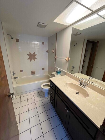 Building Photo - 6732 Beach Blvd