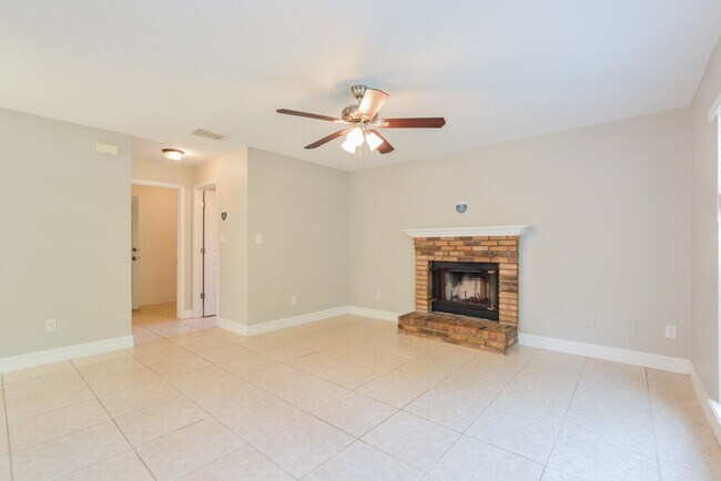 Building Photo - 811 Longleaf Pine Ct