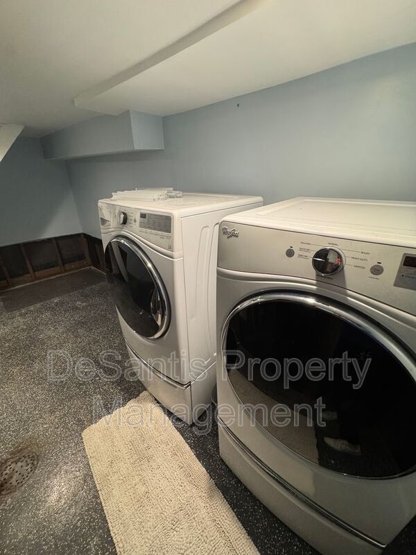 Building Photo - 5424 Harrison St