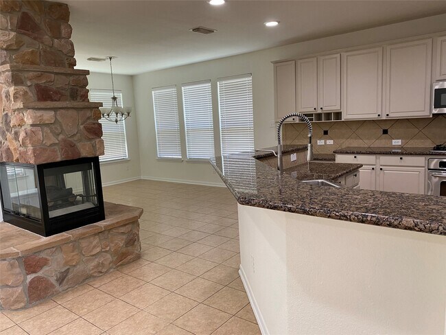 Building Photo - 9535 Empress Crossing Dr