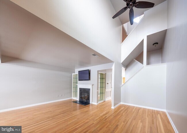 Building Photo - 7 Ingham Way