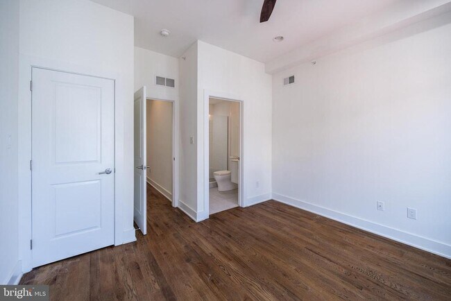 Building Photo - 1441 S Bouvier St