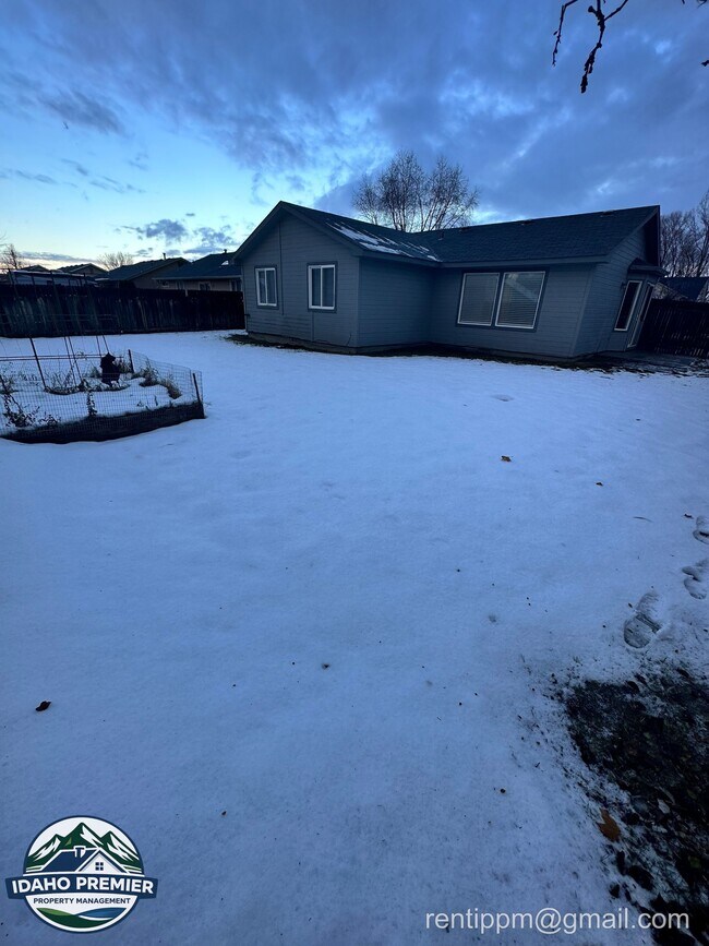Building Photo - 10977 W Altair St