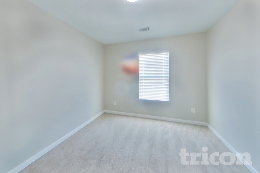 Building Photo - 7156 Tanger Blvd