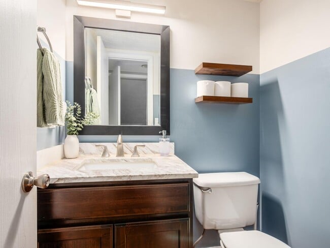 Building Photo - 3259 Longspur Dr
