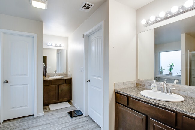 Master bathroom - 9905 Virginia Ave