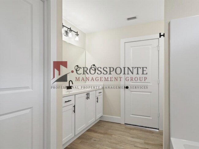 Building Photo - Beautiful and Spacious 3-Bedroom, 2-Bath Rental Home with Modern Finishes