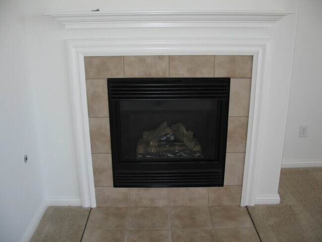 Building Photo - Fishers 4BDRM, 2.5BA home near Hamilton Town Center!