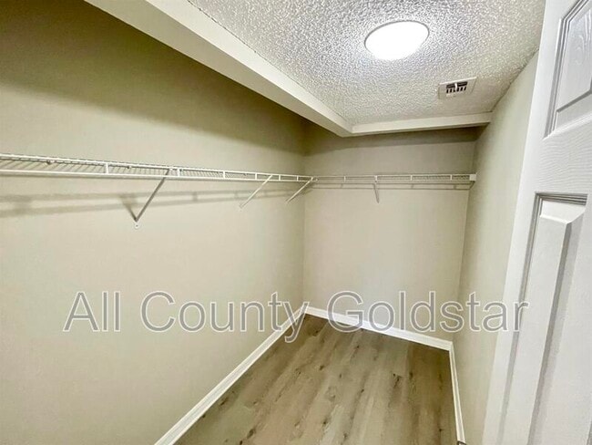 Building Photo - 19505 Quesada Ave