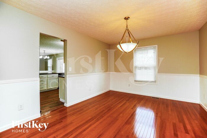 Building Photo - 841 Elgin Cir