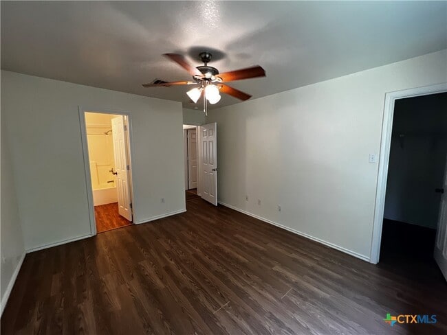 Building Photo - 125 Cedargrove