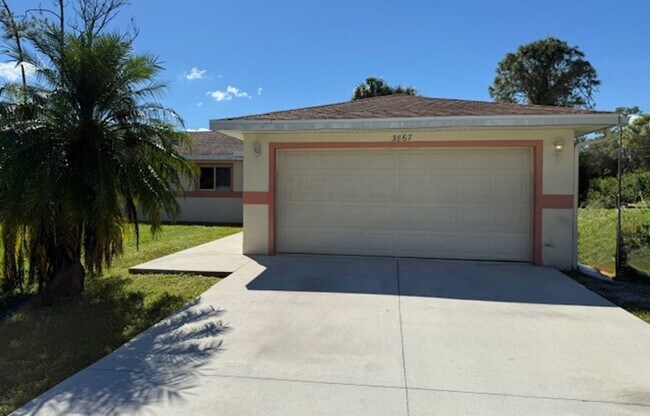 Primary Photo - 18-Month Lease at $1,425 / 12-Month Lease ...