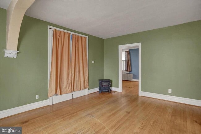 Building Photo - 230 W 2nd St