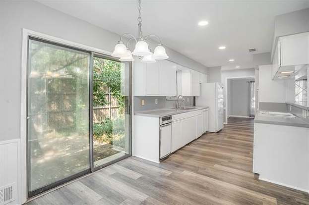 Building Photo - 2913 Ridgedale Dr