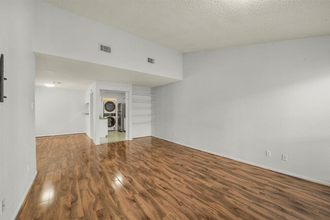 Building Photo - 2277 S Kirkwood Rd