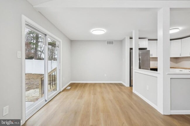 Building Photo - 31 Acorn Ct