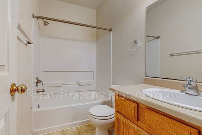 Building Photo - 4209 Ridgeway Ct