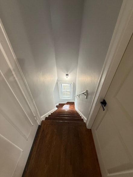 Building Photo - 73 Elmdale St