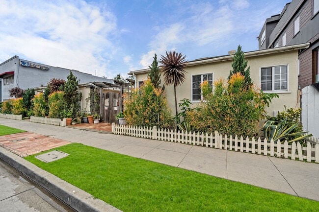 Building Photo - 1724 Abbot Kinney Blvd