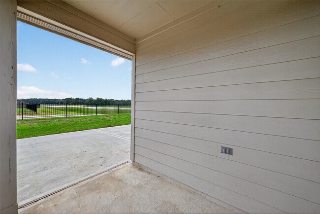 Building Photo - 16600 Lonely Pines Dr