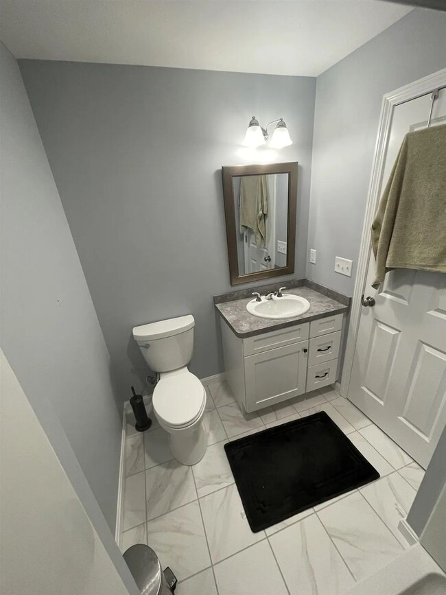 Building Photo - Beautiful Three Bedroom Town Home