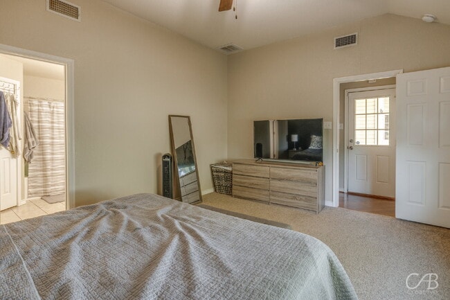 Building Photo - For Lease