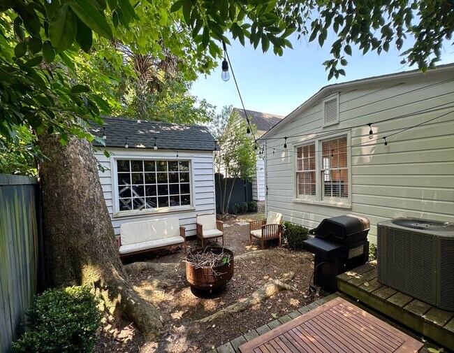 Building Photo - Charming Updated Three Bedroom Home Downtown