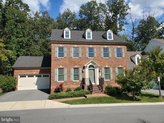 Building Photo - 411 Greenebaum Ln