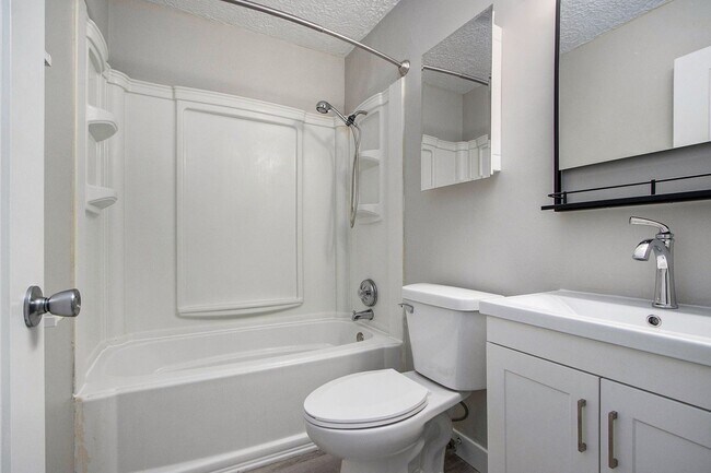 Building Photo - $1049 Renovated 2 bedroom 1 bathroom apartment with wooded views and patio